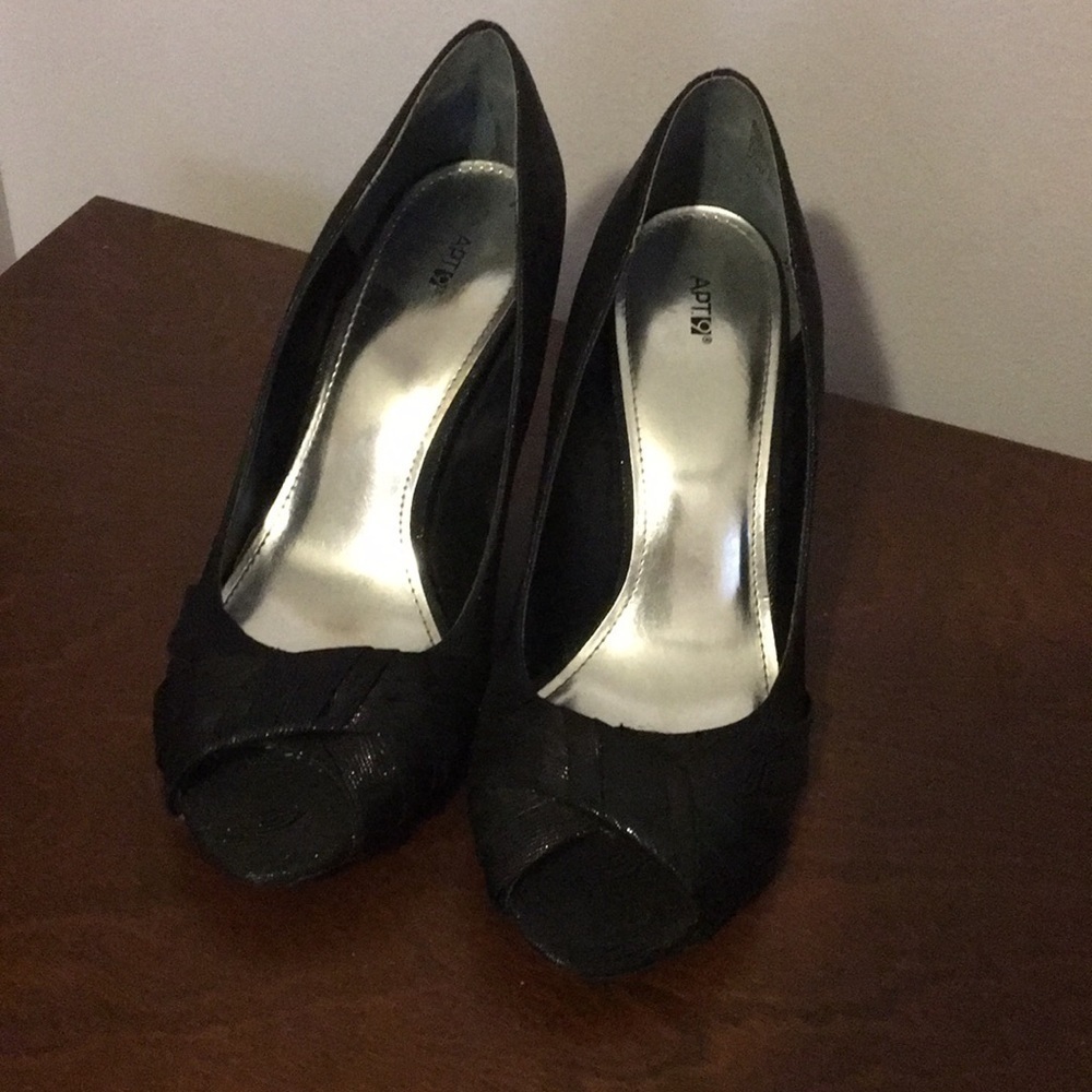 Apt. 9 peep toe heels